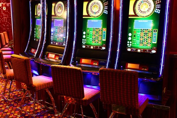 Live settlement showing hand totals and payout on jumbo